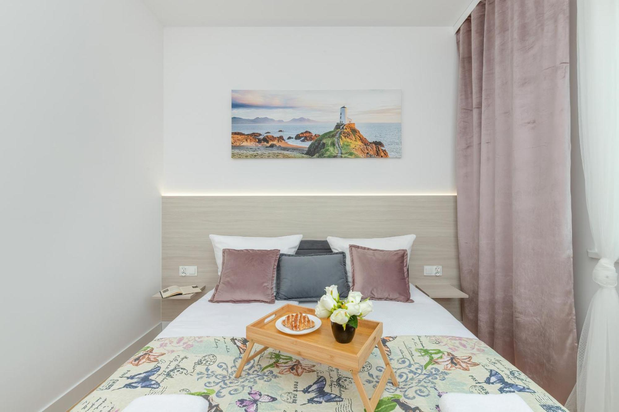 Nowy Swiat Stylish, Seaside With Balcony & Parking By Renters Apartment
