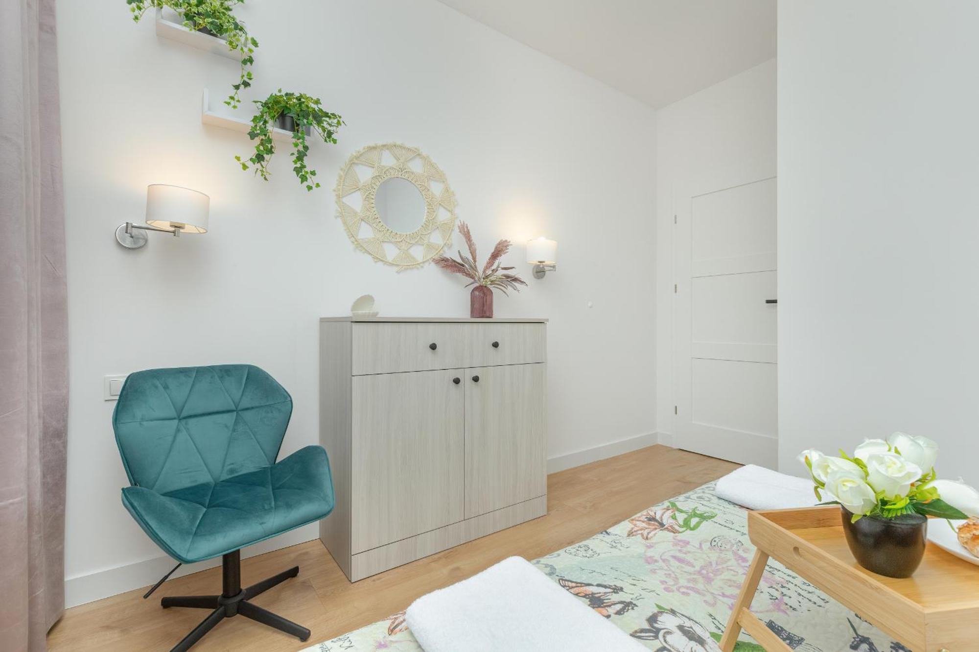 Nowy Swiat Stylish, Seaside With Balcony & Parking By Renters Apartment Puck